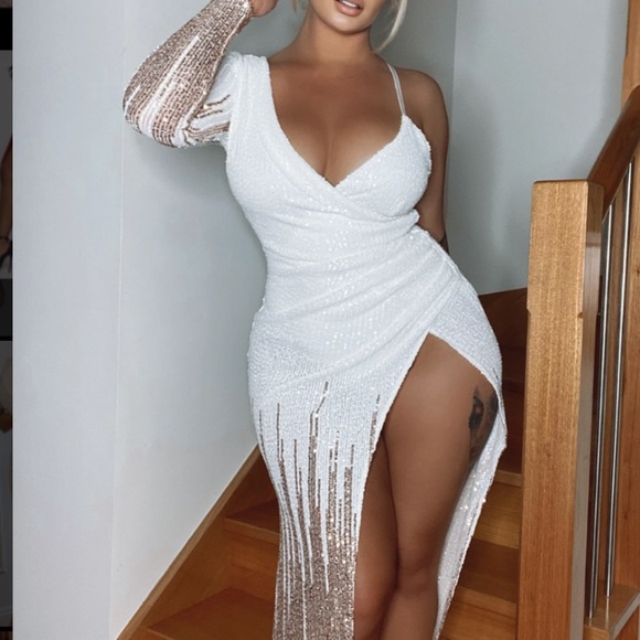 IVE GAINED MORE WEIGHT THEN I THOUGHT AND COULD NOT FIT IT. White/rose gold seq. - Picture 6 of 12